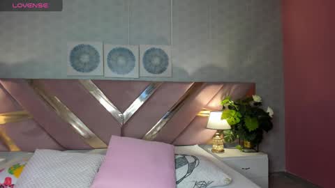 Snapshot of ari_sunshine chatting on 01/03/25, 07:50 Ari  online show from 01/03/25, 07:50