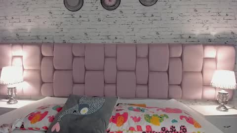 Snapshot of ari_sunshine chatting on 01/29/25, 10:01 Ari  online show from 01/29/25, 10:01