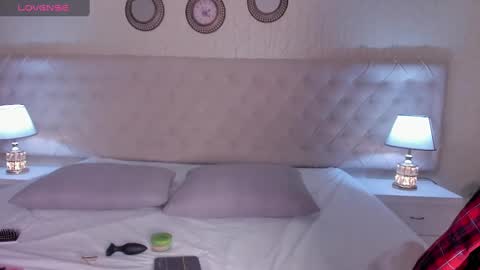 Snapshot of ari_sunshine chatting on 02/05/25, 07:53 Ari  online show from 02/05/25, 07:53