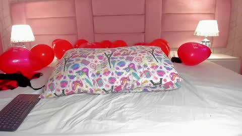 Snapshot of ari_sunshine chatting on 02/17/25, 04:09 Ari  online show from 02/17/25, 04:09