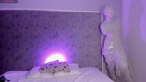 Snapshot of ari_sunshine chatting on 09/24/25, 04:16 Ari  online show from 09/24/25, 04:16