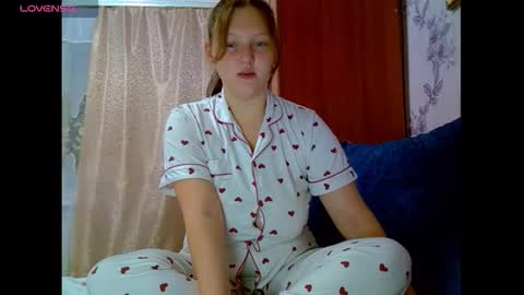 Snapshot of aria__dark chatting on 09/18/25, 10:34 Aria online show from 09/18/25, 10:34