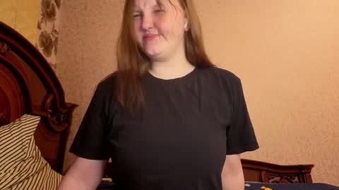 Snapshot of aria__dark chatting on 03/24/26, 08:25 Aria online show from 03/24/26, 08:25