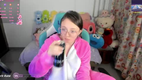 Snapshot of aria_alaia chatting on 04/11/26, 07:45 Linda online show from 04/11/26, 07:45