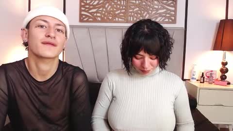 aria y orien  online show from 03/09/25, 10:52