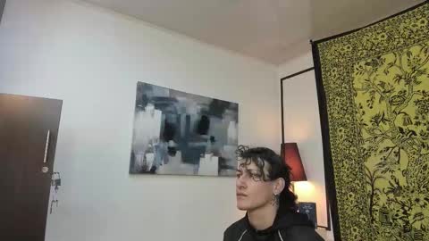 aria y orien  online show from 10/15/25, 10:59