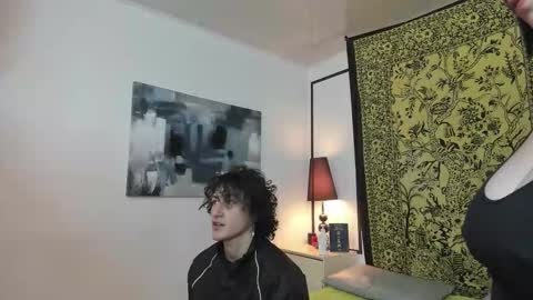 aria y orien  online show from 10/16/25, 11:11