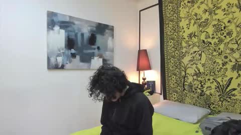 aria y orien  online show from 10/28/25, 11:03