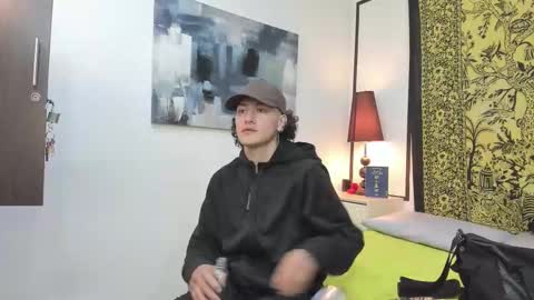 aria y orien  online show from 10/31/25, 11:11