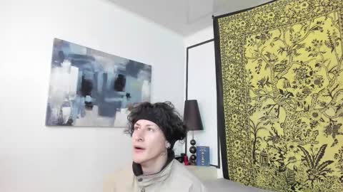 aria y orien  online show from 11/19/25, 11:10