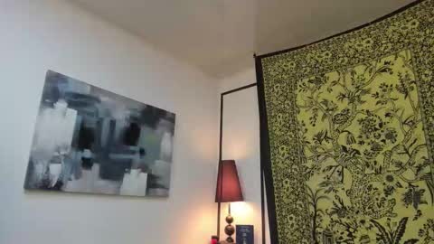 aria y orien  online show from 11/24/25, 10:59