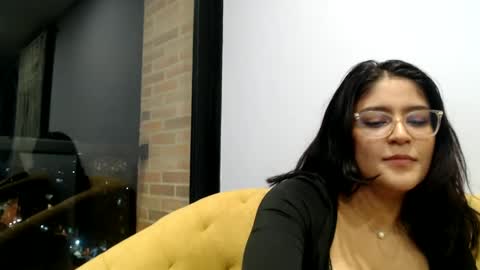 aria_andradee online show from 02/20/25, 12:08