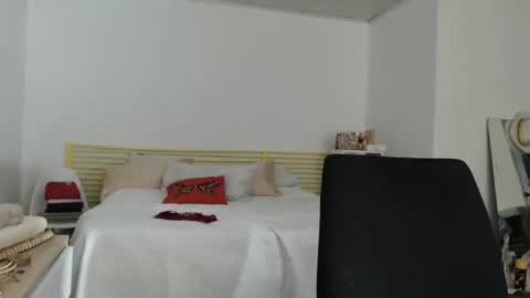 aria_andradee online show from 09/26/25, 03:10