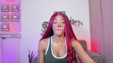 Snapshot of aria_brown_19 chatting on 10/16/25, 12:00    ARIA    online show from 10/16/25, 12:00