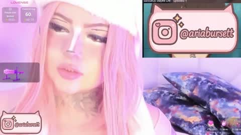 Snapshot of aria_bursett chatting on 10/28/25, 05:37 Aria  online show from 10/28/25, 05:37