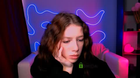 Snapshot of aria_glow chatting on 03/17/26, 11:13 Aria online show from 03/17/26, 11:13