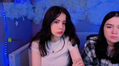 Snapshot of aria_glow chatting on 04/03/26, 07:23 Aria online show from 04/03/26, 07:23