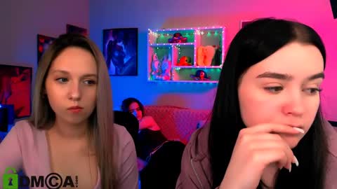 Snapshot of aria_glow chatting on 04/11/26, 10:14 Aria online show from 04/11/26, 10:14