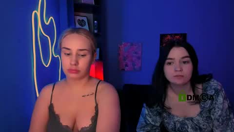 Snapshot of aria_glow chatting on 04/26/26, 07:22 Aria online show from 04/26/26, 07:22