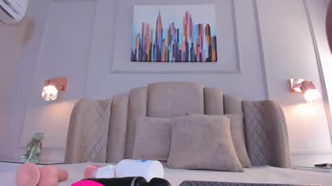 Snapshot of aria_greco chatting on 12/14/24, 02:56 Aria online show from 12/14/24, 02:56