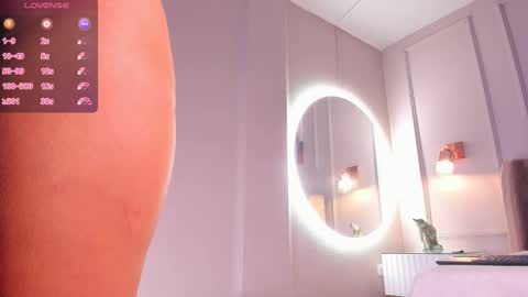 Snapshot of aria_greco chatting on 12/14/24, 09:07 Aria online show from 12/14/24, 09:07