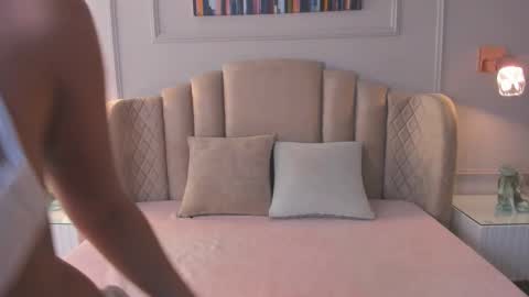 Snapshot of aria_greco chatting on 02/20/25, 02:51 Aria online show from 02/20/25, 02:51