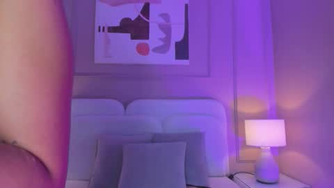 Snapshot of aria_greco chatting on 09/16/25, 03:40 Aria online show from 09/16/25, 03:40