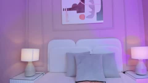 Snapshot of aria_greco chatting on 09/17/25, 02:57 Aria online show from 09/17/25, 02:57