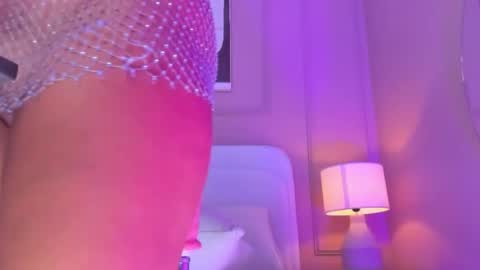 Snapshot of aria_greco chatting on 11/29/25, 02:03 Aria online show from 11/29/25, 02:03