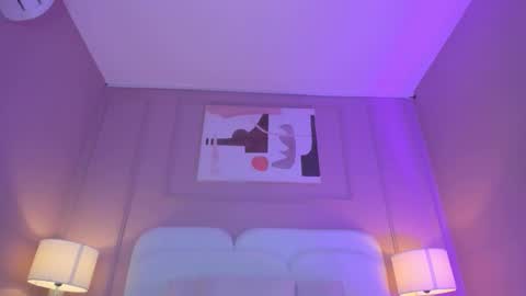 Snapshot of aria_greco chatting on 12/05/25, 02:20 Aria online show from 12/05/25, 02:20