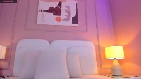 Snapshot of aria_greco chatting on 04/09/26, 02:44 Aria online show from 04/09/26, 02:44