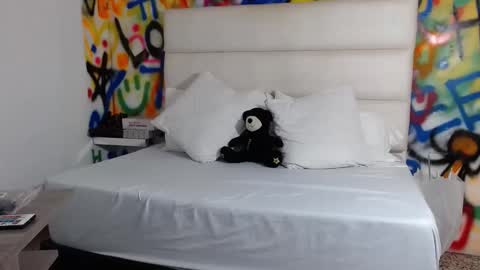 aria online show from 12/05/24, 11:49