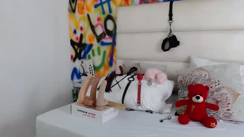 aria online show from 02/28/25, 12:09