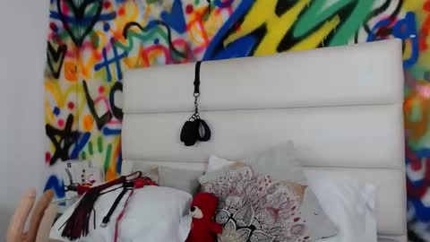 aria online show from 03/05/25, 12:22