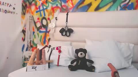 aria online show from 10/15/25, 02:39