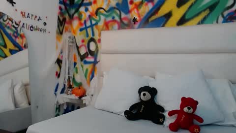 aria online show from 10/17/25, 12:19