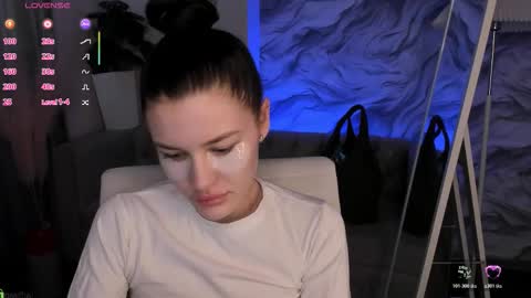 Snapshot of aria_mila chatting on 03/15/26, 03:01 aria_mila online show from 03/15/26, 03:01