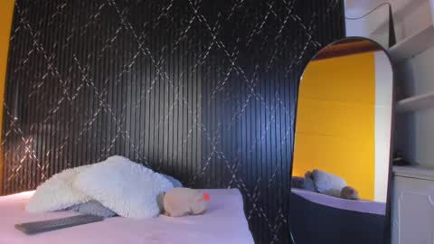 Aria Millers  online show from 11/04/25, 11:20