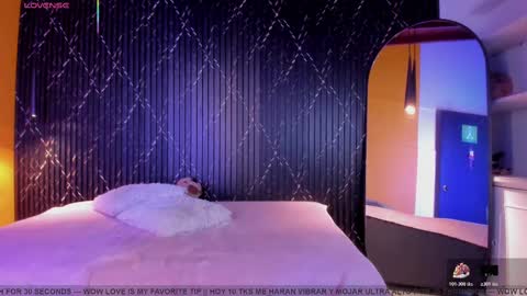 Aria Millers  online show from 11/21/25, 10:25