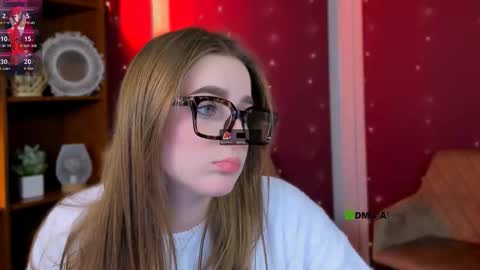 Luna online show from 11/04/25, 12:26