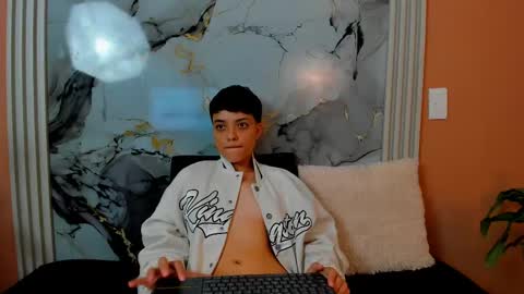 Aria Quintero online show from 10/03/25, 02:03