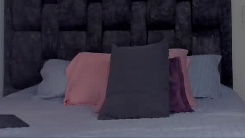 aria online show from 10/17/25, 05:48