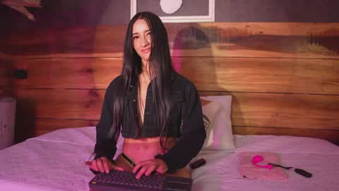 Snapshot of aria_velvet_ chatting on 04/16/26, 08:20 Ariana online show from 04/16/26, 08:20