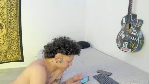 Snapshot of aria_x_orien chatting on 04/18/26, 05:28 Aria and Orien online show from 04/18/26, 05:28