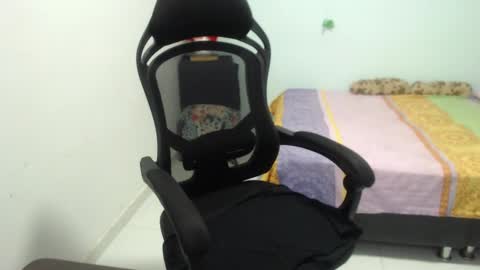 Snapshot of ariadna_6 chatting on 03/08/25, 05:01 ...Ariana... online show from 03/08/25, 05:01