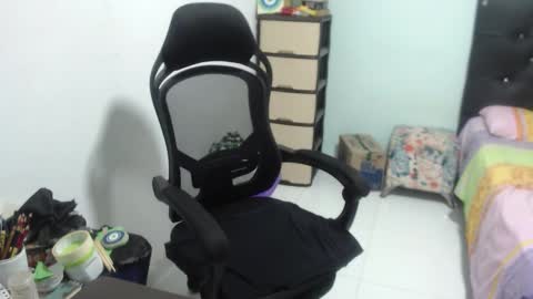 Snapshot of ariadna_6 chatting on 10/27/25, 06:45 ...Ariana... online show from 10/27/25, 06:45