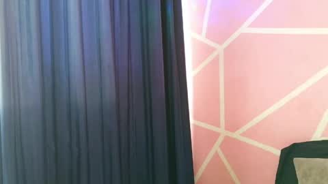Snapshot of ariadna_and_antonella chatting on 05/12/26, 07:00 dafna lorens online show from 05/12/26, 07:00