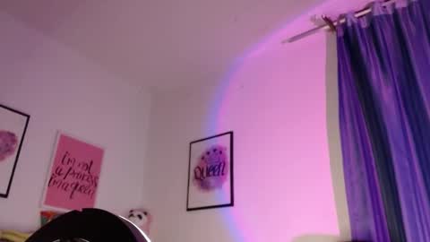 Snapshot of ariadna_martin chatting on 05/27/26, 02:30 Ari online show from 05/27/26, 02:30