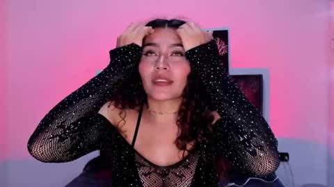 Snapshot of ariadna_tr chatting on 11/11/25, 11:05 Ari online show from 11/11/25, 11:05