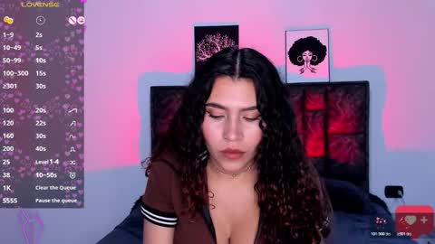 Snapshot of ariadna_tr chatting on 11/12/25, 10:20 Ari online show from 11/12/25, 10:20